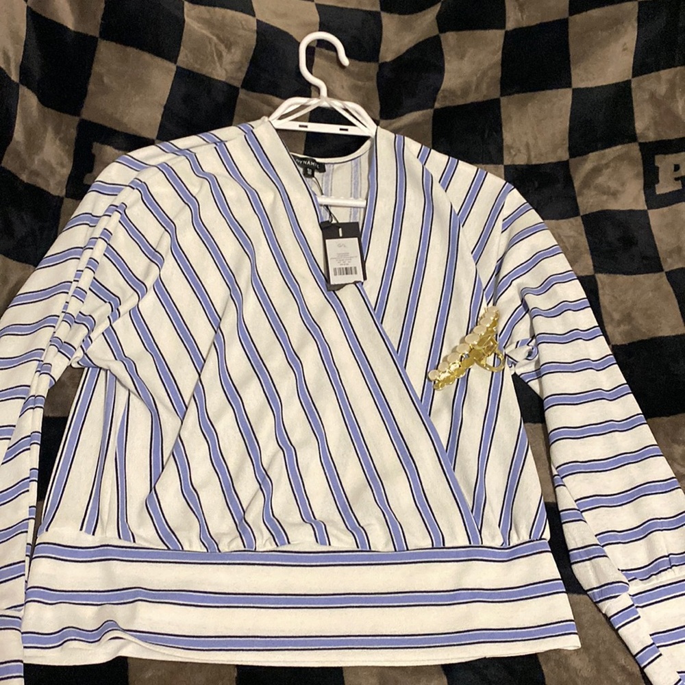 Dynamite wrap top